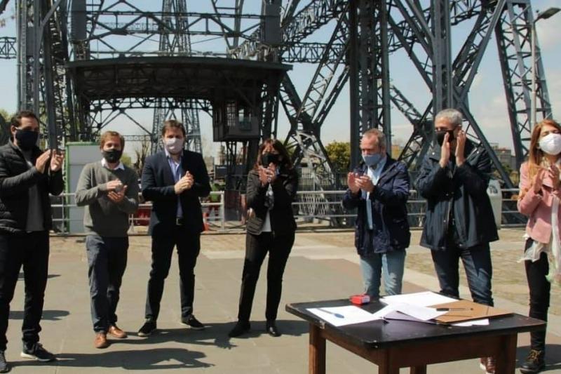 Quieren declarar Patrimonio Históri- co y Cultural al puente transborda- dor Avellaneda